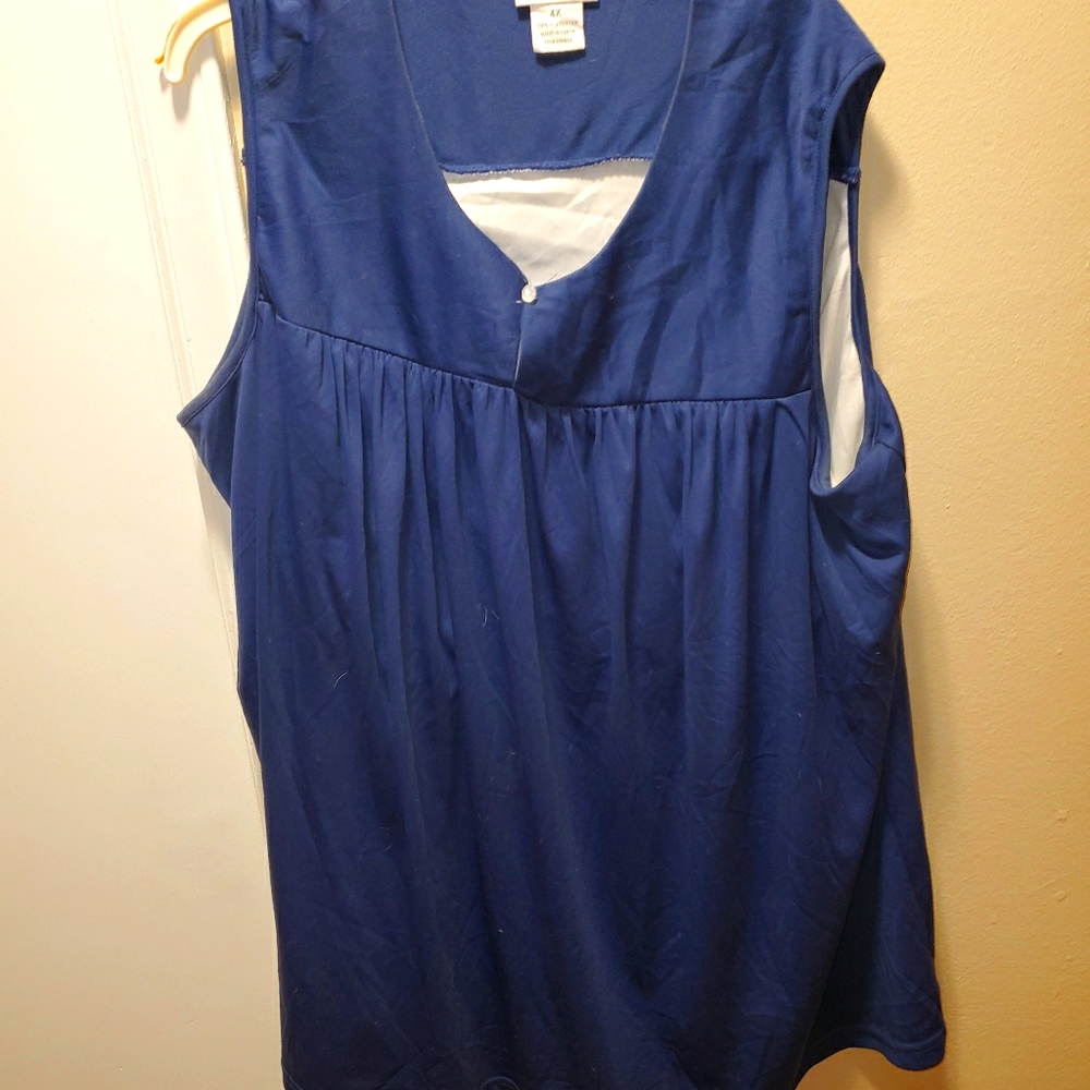 2 Shirt Sleeveless bundle 4x
